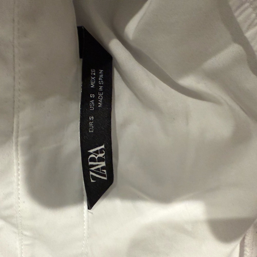 Zara Basic White Button Up - Picture 2 of 7